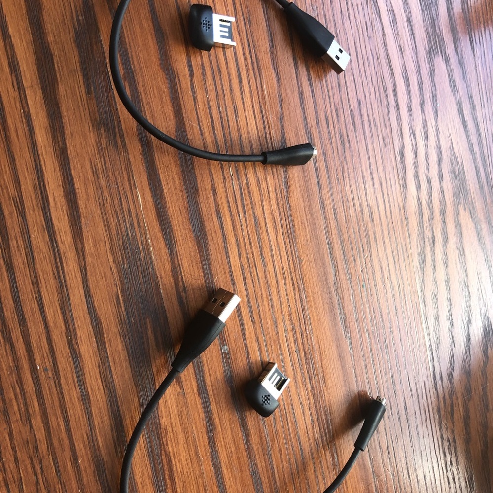 Fitbit hr charger and dongle